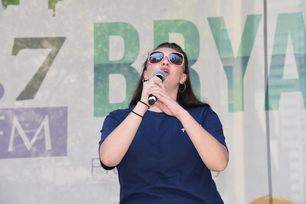 Photo Flash: THE PROM, THE CHER SHOW, BROADWAY BOUNTY HUNTER, And More Perform At Broadway in Bryant Park 