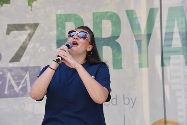 Photo Flash: THE PROM, THE CHER SHOW, BROADWAY BOUNTY HUNTER, And More Perform At Broadway in Bryant Park 