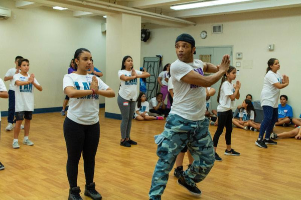 Photo Flash: Tony Award-Winner Sergio Trujillo Visits R.Evolución Latina's Summer Camp Image