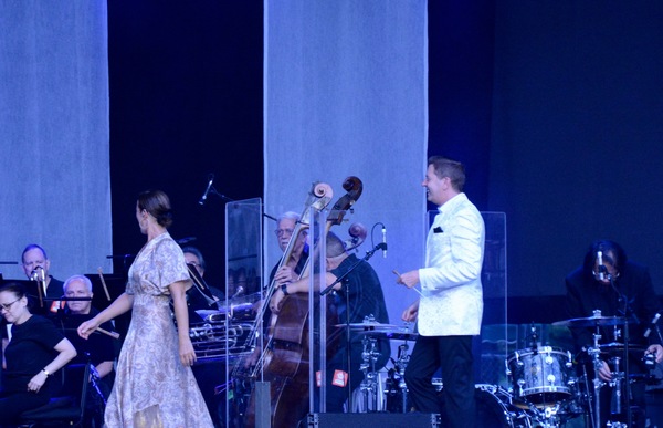 Photo Coverage: Sarah McLachlan Appears With Steven Reineke and the New York Pops at Forest Hills Image