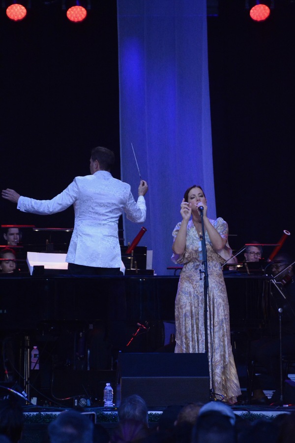 Photo Coverage: Sarah McLachlan Appears With Steven Reineke and the New York Pops at Forest Hills Image