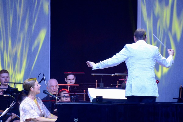 Photo Coverage: Sarah McLachlan Appears With Steven Reineke and the New York Pops at Forest Hills Image