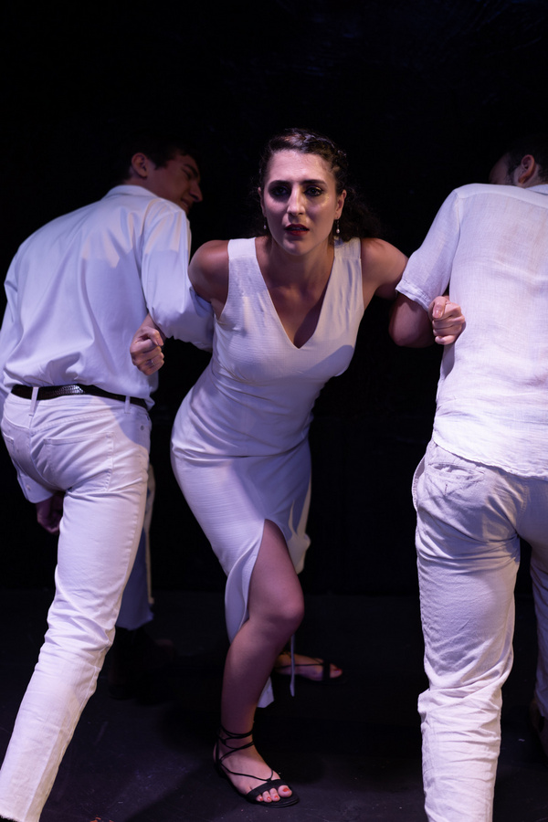 Photo Flash: First Look At SUENO DE UNA NOCHE DE VERANO At The Kraine Theater 