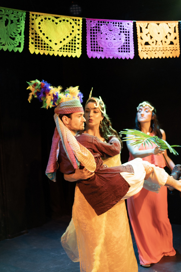 Photo Flash: First Look At SUENO DE UNA NOCHE DE VERANO At The Kraine Theater 