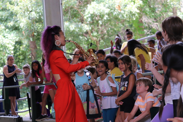 Photo Flash: Jazz Musician Grace Kelly Visits Usdan Summer Camp For The Arts 