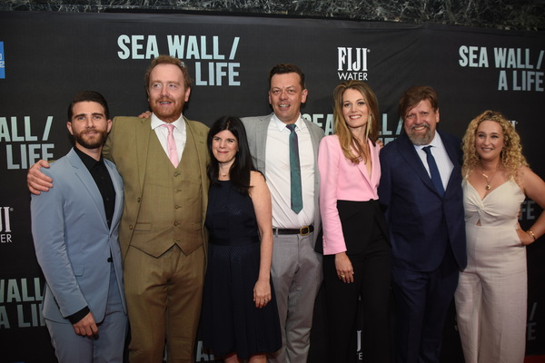 Wake Up With BWW 8/9: SEA WALL/A LIFE Opening Night Coverage and Reviews, and More! Image