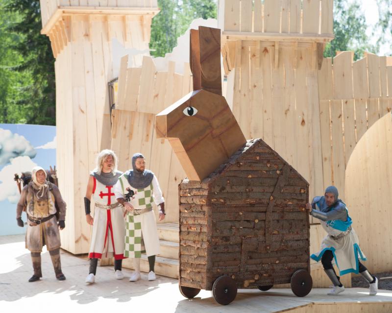 Review: SPAMALOT, FINLAND at Tornava's Summer Theater Image