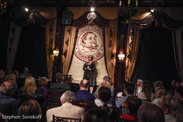 Review: Jamie deRoy and friends Play The Friars Club 