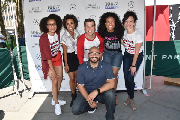 Photo Coverage: Casts of TOOTSIE, MEAN GIRLS and More Sing Out in Bryant Park! Image