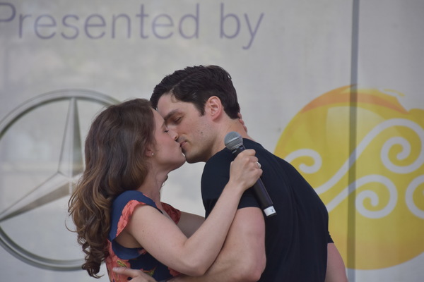 Photo Coverage: Casts of TOOTSIE, MEAN GIRLS and More Sing Out in Bryant Park! Image