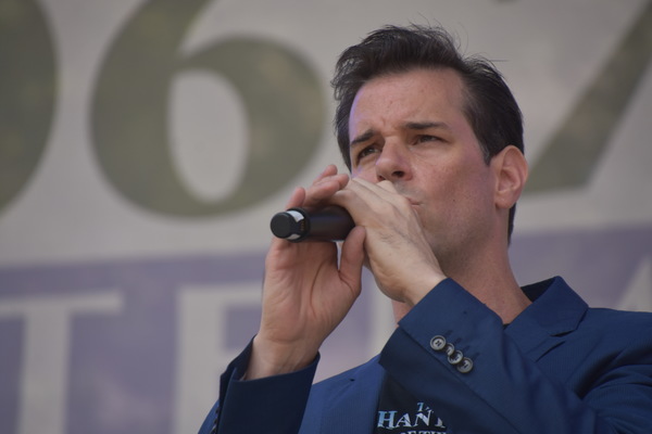 Photo Coverage: Casts of TOOTSIE, MEAN GIRLS and More Sing Out in Bryant Park! Image