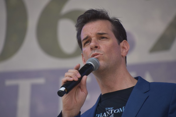 Photo Coverage: Casts of TOOTSIE, MEAN GIRLS and More Sing Out in Bryant Park! Image