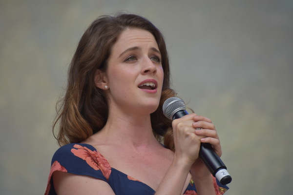 Photo Coverage: Casts of TOOTSIE, MEAN GIRLS and More Sing Out in Bryant Park! Image