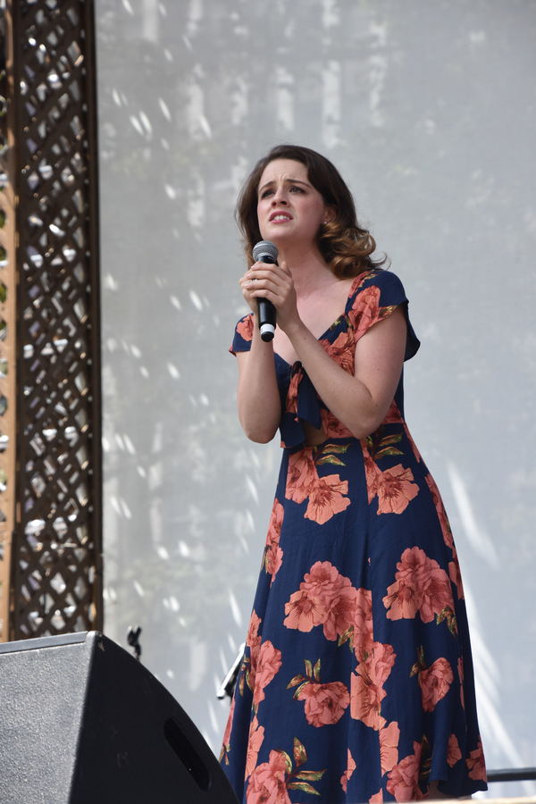 Photo Coverage: Casts of TOOTSIE, MEAN GIRLS and More Sing Out in Bryant Park! Image