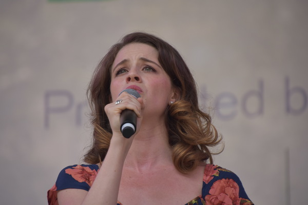 Photo Coverage: Casts of TOOTSIE, MEAN GIRLS and More Sing Out in Bryant Park! Image