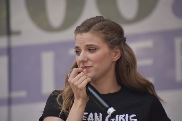 Photo Coverage: Casts of TOOTSIE, MEAN GIRLS and More Sing Out in Bryant Park! Image