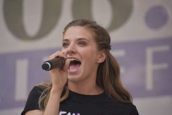 Photo Coverage: Casts of TOOTSIE, MEAN GIRLS and More Sing Out in Bryant Park! 