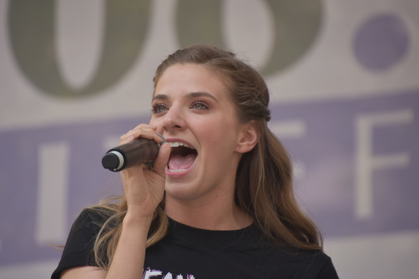 Photo Coverage: Casts of TOOTSIE, MEAN GIRLS and More Sing Out in Bryant Park! Image