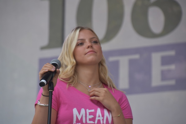 Photo Coverage: Casts of TOOTSIE, MEAN GIRLS and More Sing Out in Bryant Park! Image