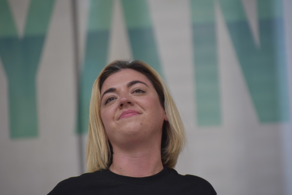 Photo Coverage: Casts of TOOTSIE, MEAN GIRLS and More Sing Out in Bryant Park! Image