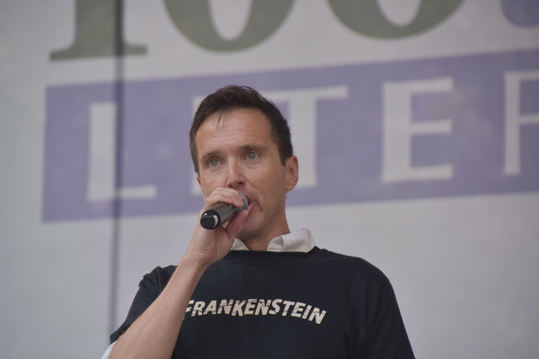 Photo Coverage: Casts of TOOTSIE, MEAN GIRLS and More Sing Out in Bryant Park! Image