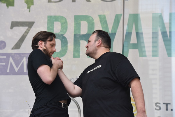 Photo Coverage: Casts of TOOTSIE, MEAN GIRLS and More Sing Out in Bryant Park! Image