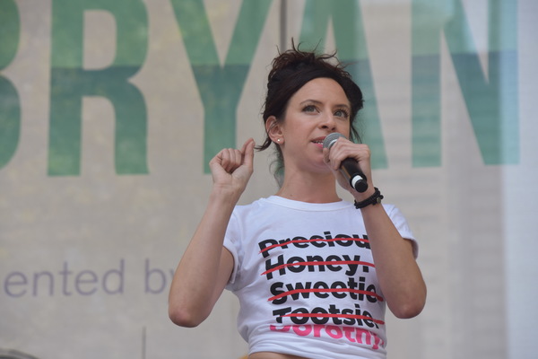 Photo Coverage: Casts of TOOTSIE, MEAN GIRLS and More Sing Out in Bryant Park! 