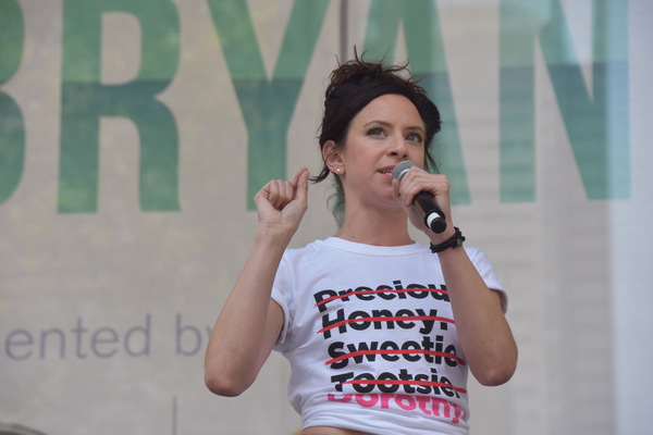Photo Coverage: Casts of TOOTSIE, MEAN GIRLS and More Sing Out in Bryant Park! Image