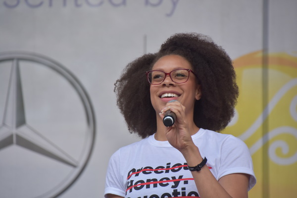 Photo Coverage: Casts of TOOTSIE, MEAN GIRLS and More Sing Out in Bryant Park! 