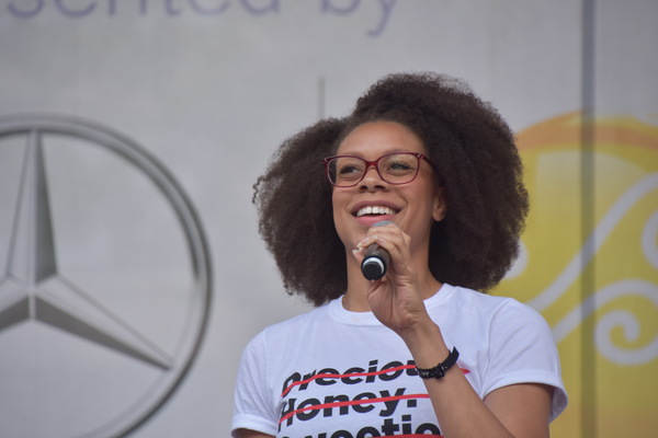 Photo Coverage: Casts of TOOTSIE, MEAN GIRLS and More Sing Out in Bryant Park! Image