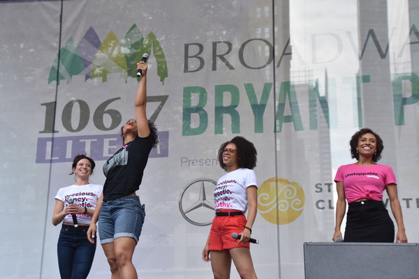 Photo Coverage: Casts of TOOTSIE, MEAN GIRLS and More Sing Out in Bryant Park! Image