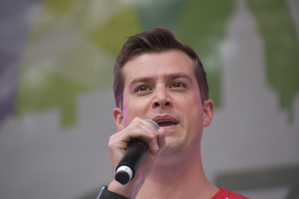 Photo Coverage: Casts of TOOTSIE, MEAN GIRLS and More Sing Out in Bryant Park! Image
