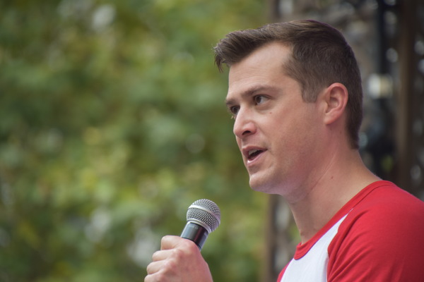 Photo Coverage: Casts of TOOTSIE, MEAN GIRLS and More Sing Out in Bryant Park! Image