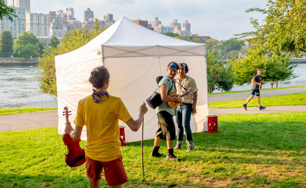 Photo Flash: Rude Grooms's ROMEO AND JULIET Opens Tonight In Astoria Park Image