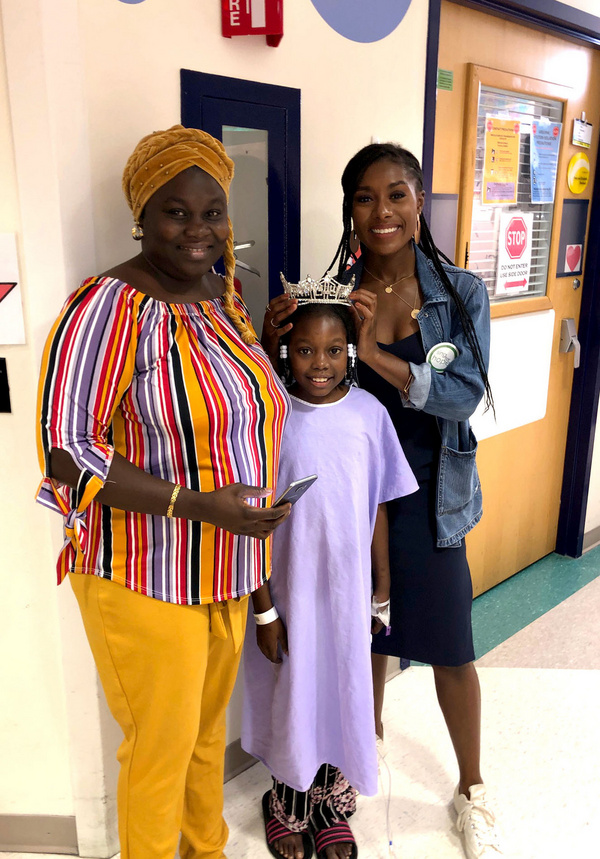 Photo Flash: Miss America And Sing For Hope Bring Joy And Healing To Young Patients Image