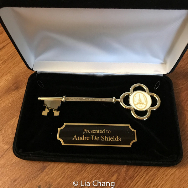 Photo Flash: Andre De Shields Receives Key To The City Of Baltimore Image