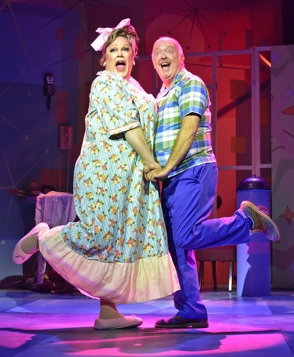 Photo Flash: Beef & Boards Dinner Theatre Presents HAIRSRPAY Image