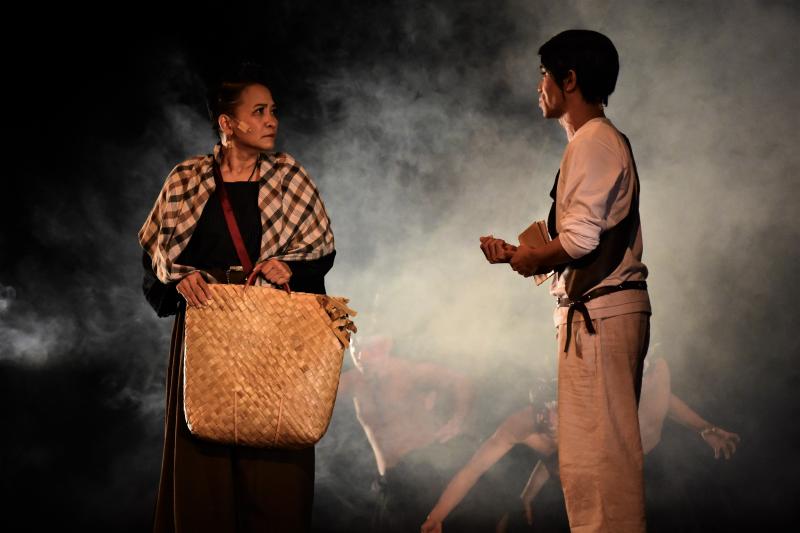 Photo Coverage: Monique Wilson, Arman Ferrer Lead MABINING MANDIRIGMA; Show Closes Sept. 1 Image