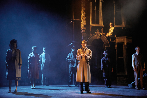 Photo Flash: First Look At Sarah Waters's THE NIGHT WATCH Image
