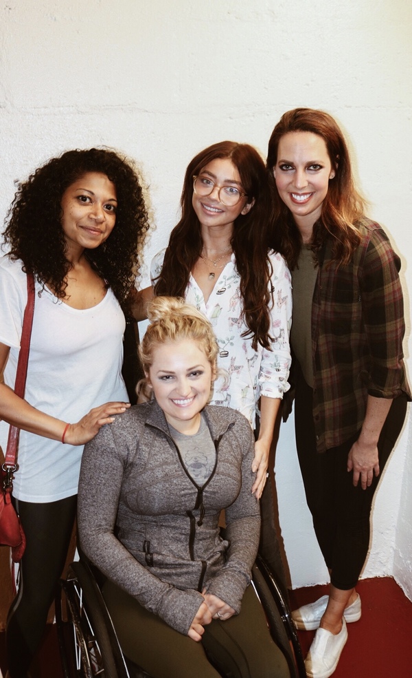Photo Flash: MODERN FAMILY Star Sarah Hyland Visits OKLAHOMA! Image