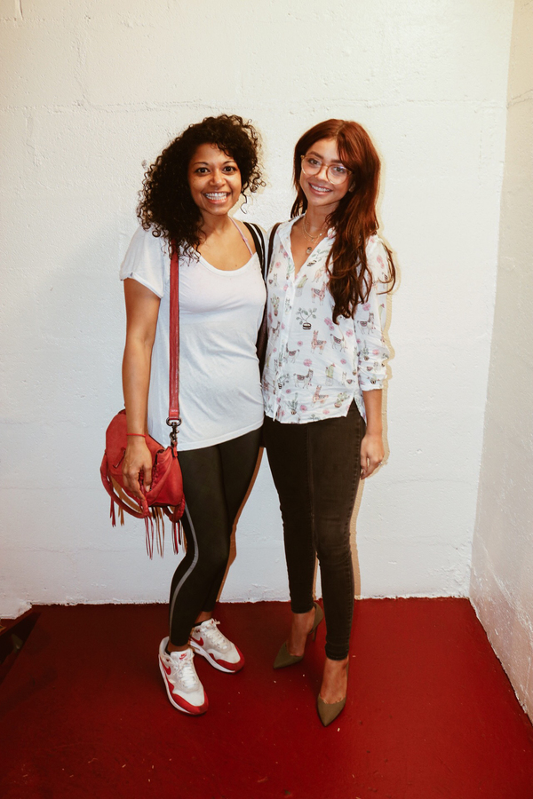 Photo Flash: MODERN FAMILY Star Sarah Hyland Visits OKLAHOMA! Image