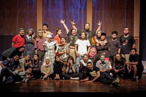 Review: KELOMPOK POJOK's PADA SUATU HARI is Greater Than the Sum of Its Parts 