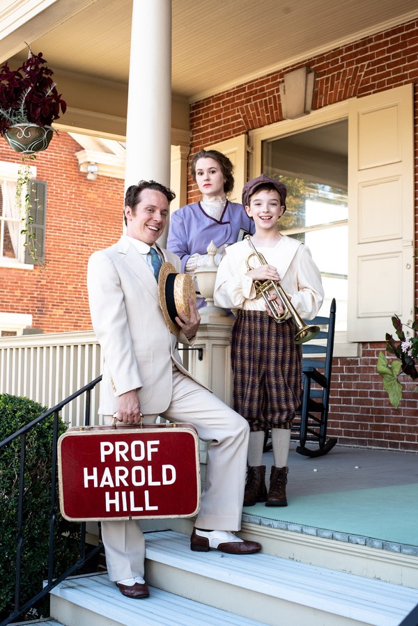 Photo Flash:  First Look At THE MUSIC MAN At Servant Stage Image