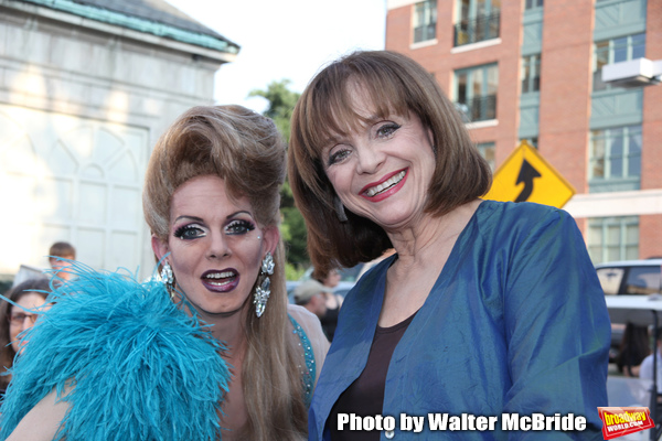 Valerie Harper & Blair Michaels attending the 2009 Capital Pride Parade.
Washington,  Photo