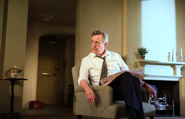 Photo Flash: First Look at Lindsay Duncan and Alex Jennings in HANSARD at the National Theatre Image