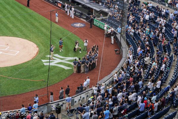Photo Coverage: The Cast of FIDDLER ON THE ROOF IN YIDDISH Sings the National Anthem at Yankee Stadium Image