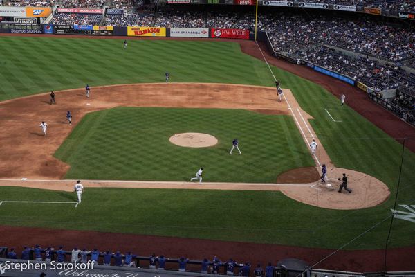 Photo Coverage: The Cast of FIDDLER ON THE ROOF IN YIDDISH Sings the National Anthem at Yankee Stadium Image