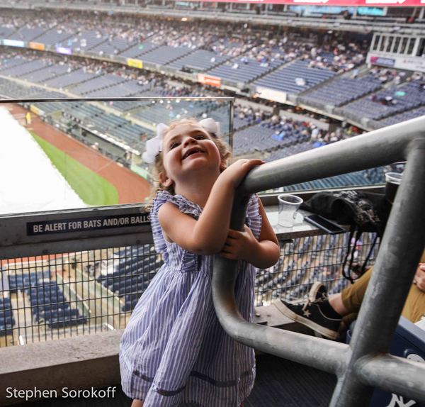 Photo Coverage: The Cast of FIDDLER ON THE ROOF IN YIDDISH Sings the National Anthem at Yankee Stadium Image
