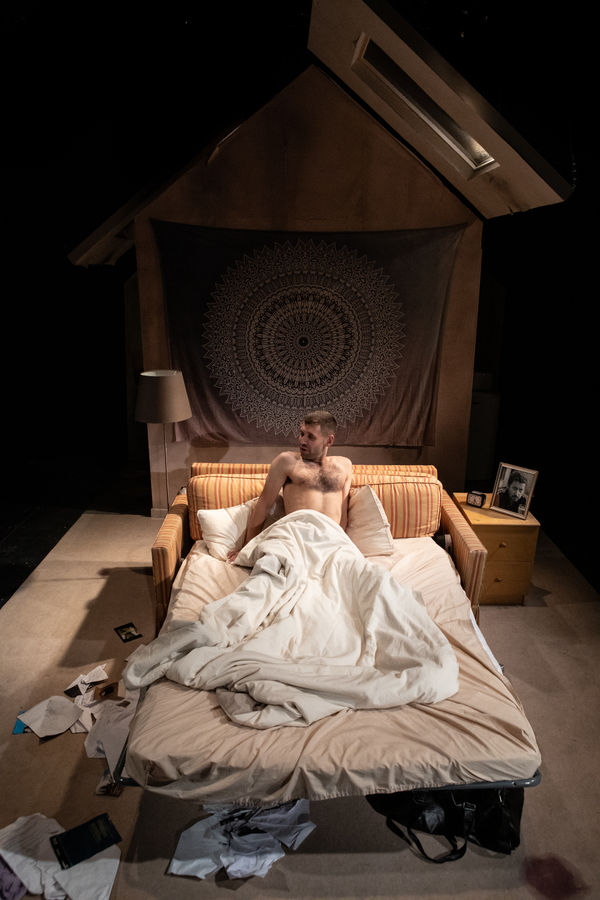 Photo Flash: First Look At HOW LOVE IS SPELT At Southwark Playhouse Image