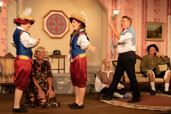 Photo Coverage: First Look at Curtain Players' LEADING LADIES Image